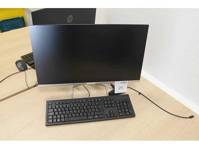 Monitor hp m24 f met toetsenbord en hub. - afbeelding 1 van  2