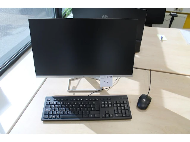 Monitor hp m24 f met toetsenbord en muis. - afbeelding 1 van  2