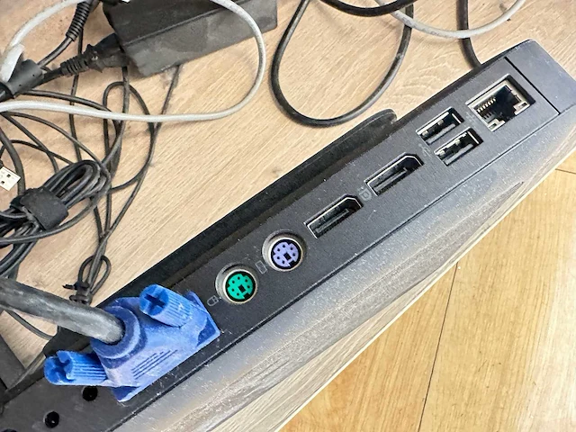 Monitor met touchscreen in zuil - afbeelding 6 van  6