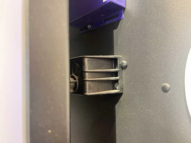 Monitor met wandbeugel - afbeelding 4 van  4