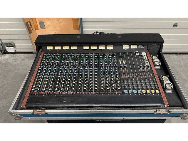 Monitor mixer 16ch yamaha, 1608m - afbeelding 1 van  7