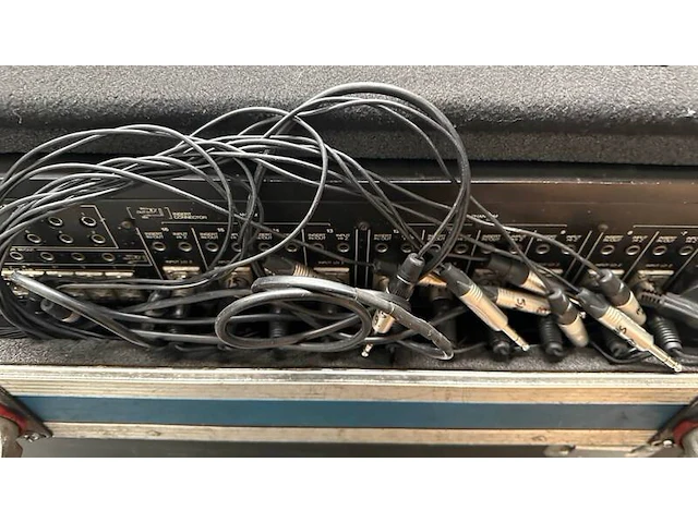 Monitor mixer 16ch yamaha, 1608m - afbeelding 5 van  7