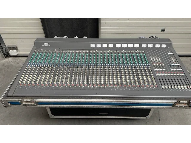 Monitor mixer 32ch 8 aux yamaha, mc3210m - afbeelding 1 van  10