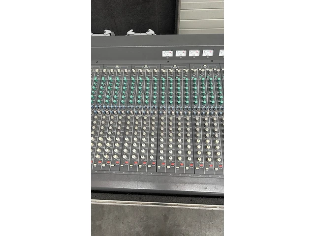 Monitor mixer 32ch 8 aux yamaha, mc3210m - afbeelding 4 van  10