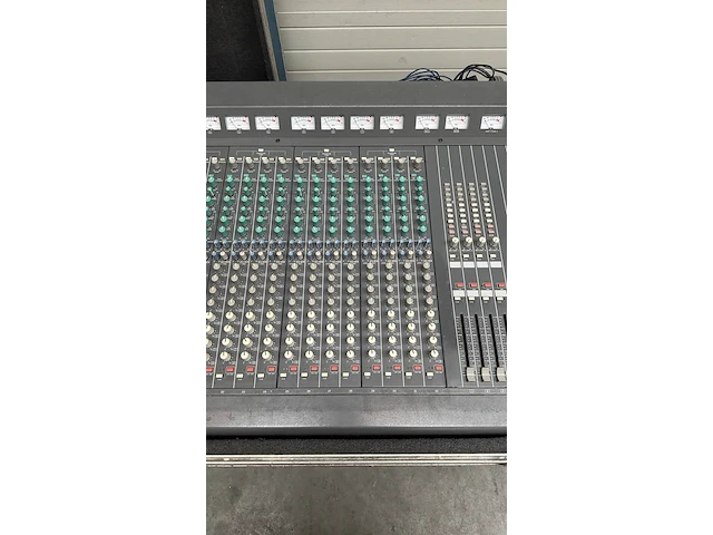 Monitor mixer 32ch 8 aux yamaha, mc3210m - afbeelding 5 van  10