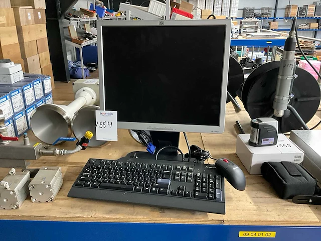 Monitor + toetsenbord - afbeelding 1 van  3
