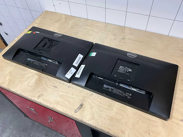Monitoren - dell - p2213t (2x) - afbeelding 3 van  4