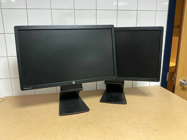Monitoren - hp - e231 (2x) - afbeelding 1 van  5
