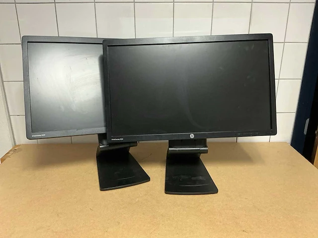 Monitoren - hp - e231 (2x) - afbeelding 1 van  4