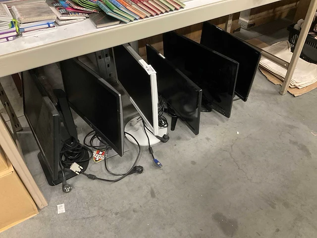 Monitoren (6x) - afbeelding 1 van  6