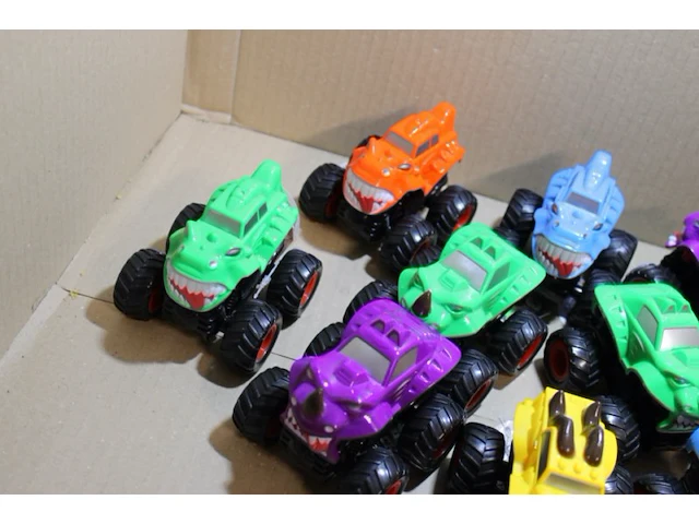 Monstertruck 3 stuks mix geleverd - afbeelding 3 van  7
