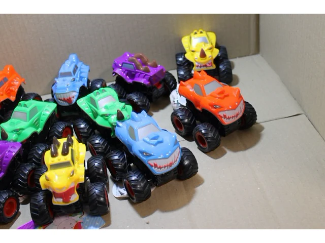 Monstertruck 3 stuks mix geleverd - afbeelding 7 van  7