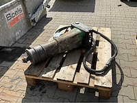 Montabert hydraulische sloophamer - afbeelding 1 van  5