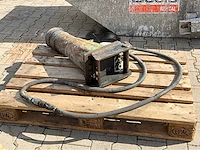 Montabert hydraulische sloophamer - afbeelding 4 van  5