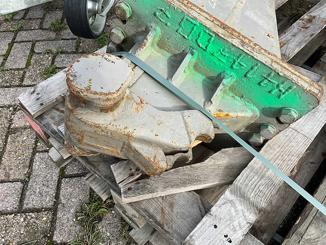 Montabert sc22 voorzetapparatuur breekhamer - afbeelding 3 van  5