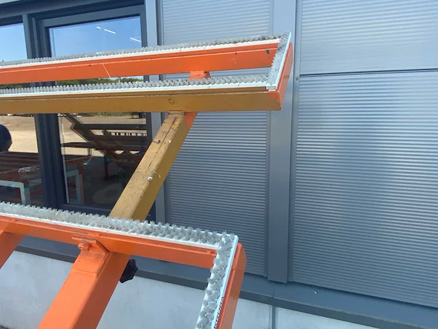 Montage kiep werktafel 300cm. - afbeelding 15 van  15