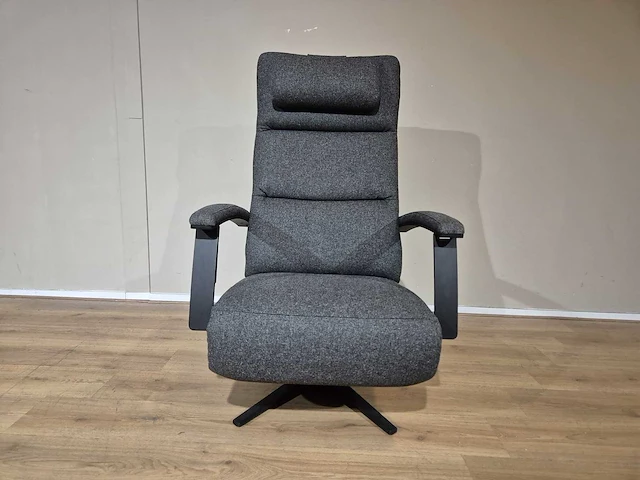 Montel - riley - relaxfauteuil - showroommodel - afbeelding 1 van  17