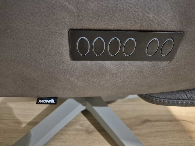 Montel - riley - relaxfauteuil - showroommodel - afbeelding 12 van  12