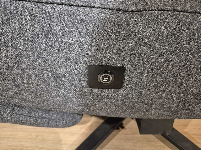 Montel - riley - relaxfauteuil - verwarming - sta op stoel - showroommodel - afbeelding 4 van  15