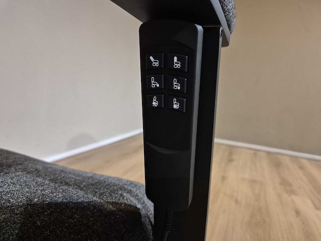 Montel - riley - relaxfauteuil - verwarming - sta op stoel - showroommodel - afbeelding 14 van  15