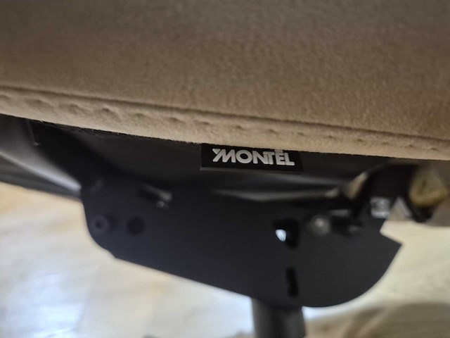 Montel - yani - relaxfauteuil + hocker - showroommodel - afbeelding 5 van  13