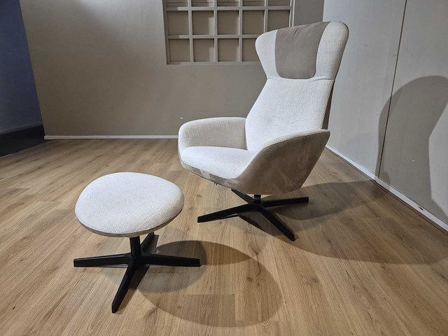 Montel - yani - relaxfauteuil + hocker - showroommodel - afbeelding 7 van  13