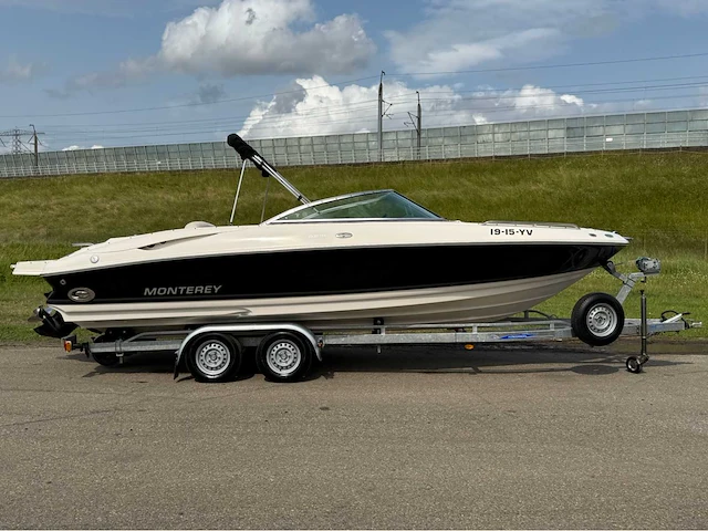 Monterey 228ss bowrider v8 open uitlaat speedboot - afbeelding 6 van  41
