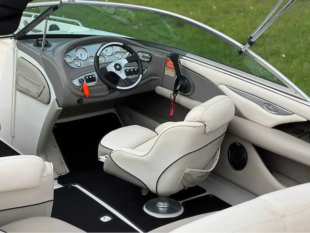 Monterey 228ss bowrider v8 open uitlaat speedboot - afbeelding 22 van  41
