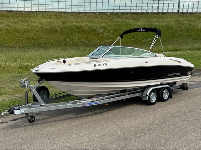 Monterey 228ss bowrider v8 open uitlaat speedboot - afbeelding 12 van  41