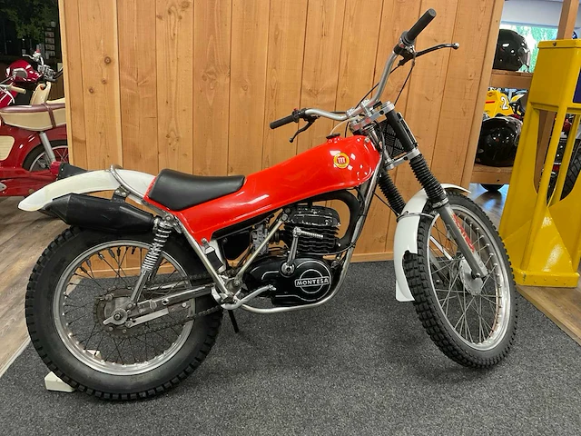 Montesa 250 motorfiets - afbeelding 1 van  13
