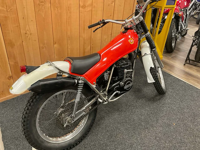 Montesa 250 motorfiets - afbeelding 6 van  13