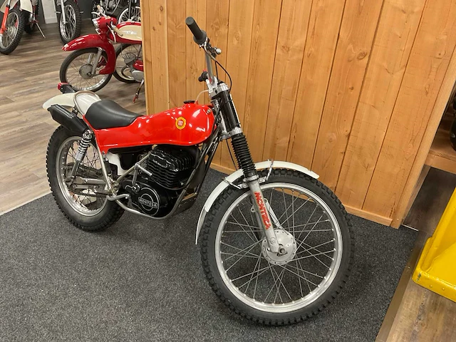 Montesa 250 motorfiets - afbeelding 8 van  13