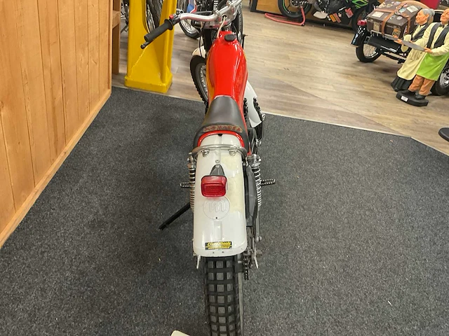 Montesa 250 motorfiets - afbeelding 12 van  13