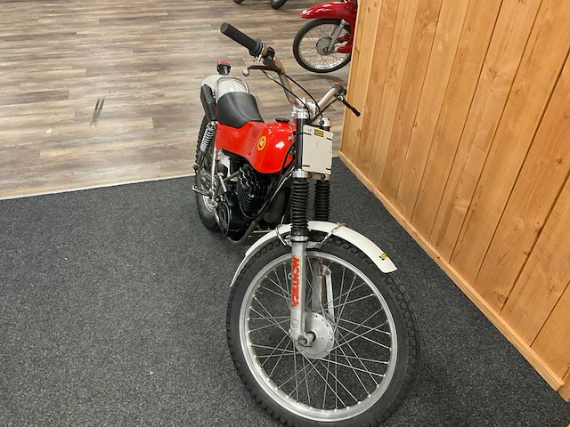 Montesa 250 motorfiets - afbeelding 13 van  13