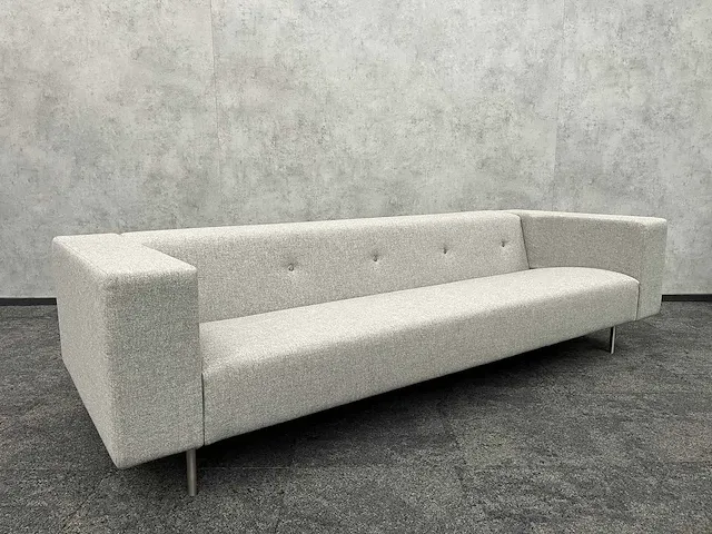 Moooi bottoni - design driezitsbank - grijs - marcel wanders - afbeelding 1 van  17