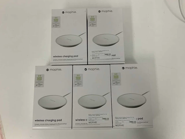 Mophie wireless charging pad (5x) - afbeelding 1 van  2