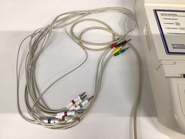 Mortara eli 350 elektrocardiograaf - afbeelding 2 van  7