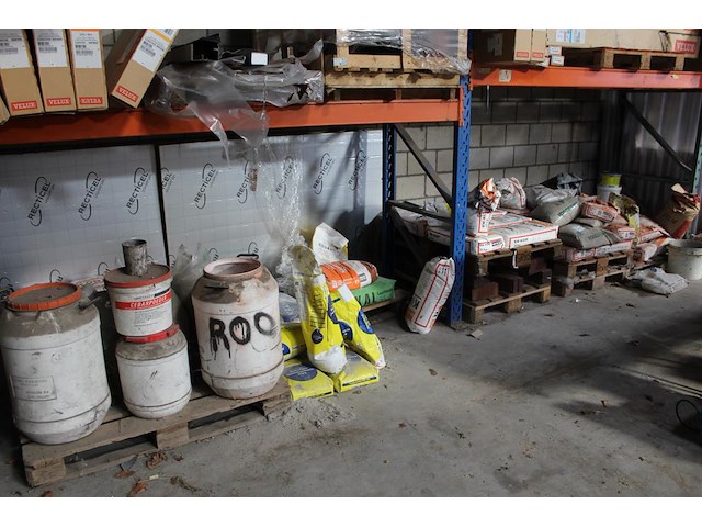 Mortels en voegzand op zes pallets. - afbeelding 1 van  7