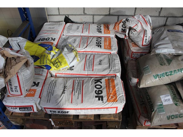 Mortels en voegzand op zes pallets. - afbeelding 3 van  7