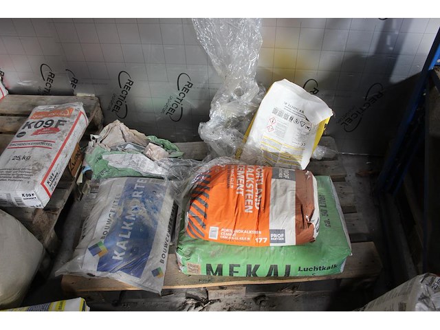 Mortels en voegzand op zes pallets. - afbeelding 4 van  7
