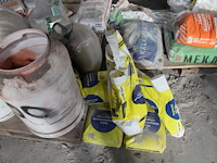 Mortels en voegzand op zes pallets. - afbeelding 6 van  7