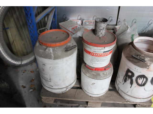 Mortels en voegzand op zes pallets. - afbeelding 7 van  7