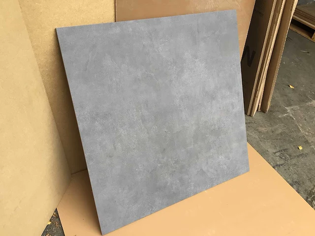 Mosa motto form dark grey mat vloertegel 90x90 cm 34,02 m² - afbeelding 3 van  5