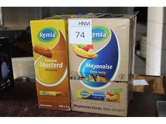 Mosterd en mayonaise sticks remia. - afbeelding 1 van  2