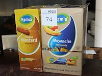 Mosterd en mayonaise sticks remia. - afbeelding 1 van  2