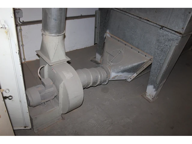 Motafzuiging holtrop & jansma type dbf. bouwjaar 2000. afmeting 235 cm x 121 cm x 325 cm. gewicht 585 kg. ... - afbeelding 5 van  5