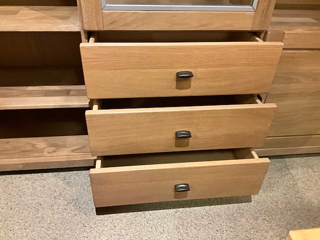 Motimar eiken vitrinekast - afbeelding 9 van  10