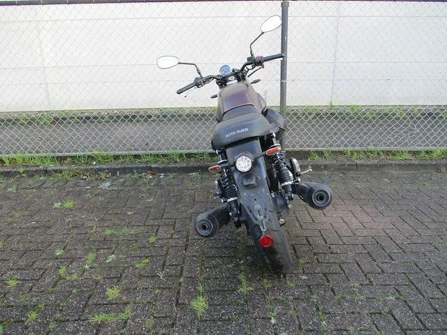 Moto guzzi - motorfiets - v7 iii stone - motorfiets - afbeelding 2 van  13