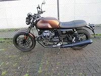 Moto guzzi - motorfiets - v7 iii stone - motorfiets - afbeelding 1 van  13