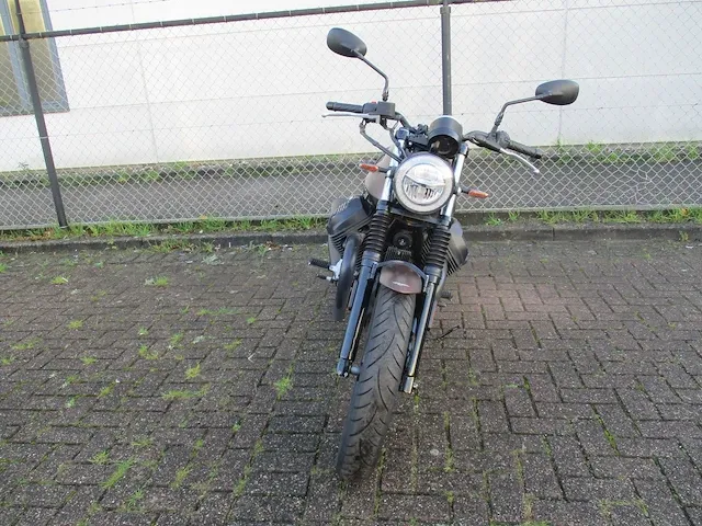 Moto guzzi - motorfiets - v7 iii stone - motorfiets - afbeelding 8 van  13